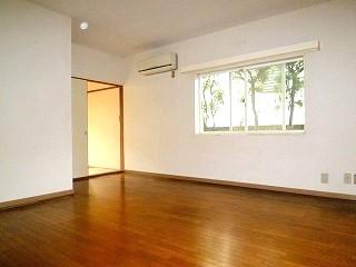 �y�����E���r���O�z�@��2�ʍ̌��ł���