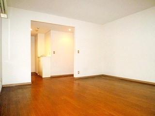 �y�����E���r���O�z�@