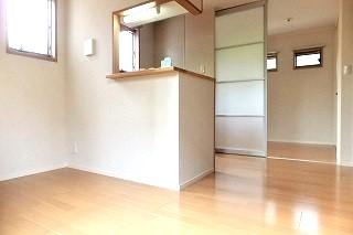 �y���ԁE���r���O�z�@