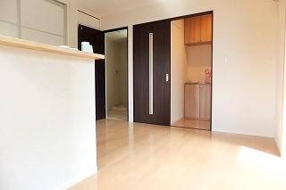 �y���ԁE���r���O�z�@