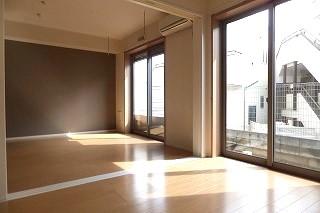 �y�����E���r���O�z�@��2�ʍ̌��E�z������ǍD�ł���