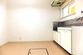 �y�����E���r���O�z�@