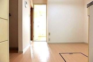 �y�����E���r���O�z�@