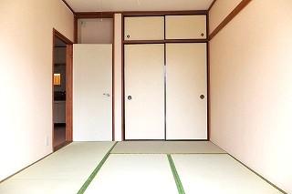 �y�����E���r���O�z�@