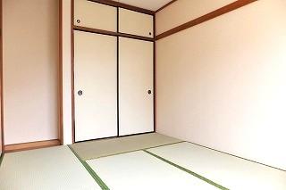 �y�����E���r���O�z�@