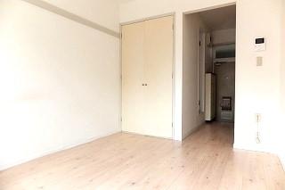 �y�����E���r���O�z�@