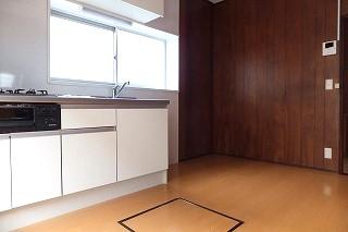 �y���ԁE���r���O�z�@