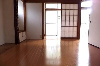 �y�����E���r���O�z�@���������