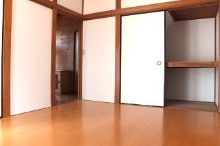 �y�����E���r���O�z�@