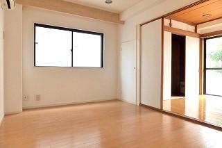 �y���ԁE���r���O�z�@���m��7.4����