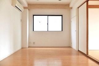 �y���ԁE���r���O�z�@