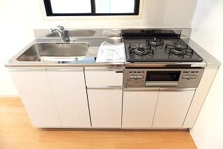 �y�L�b�`���z�@���܂Ȕ��u����L�߂̃L�b�`���ł���