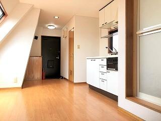 �y�����E���r���O�z�@