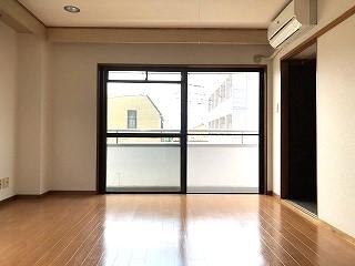 �y�����E���r���O�z�@���������