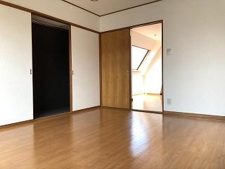 �y�����E���r���O�z�@