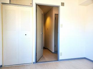 �y�����E���r���O�z�@