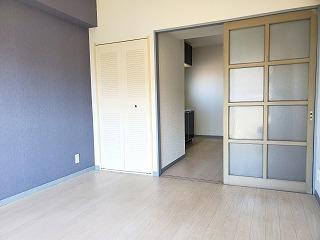 �y�����E���r���O�z�@