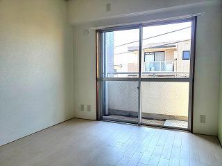 �y�����E���r���O�z�@