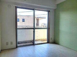 �y�����E���r���O�z�@