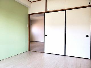 �y�����E���r���O�z�@