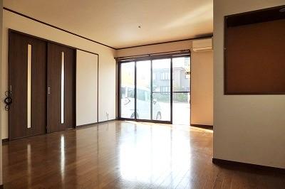 �y���ԁE���r���O�z�@