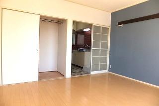 �y���ԁE���r���O�z�@