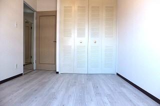 �y�����E���r���O�z�@