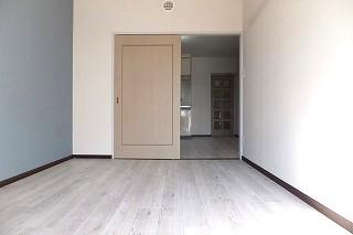 �y�����E���r���O�z�@