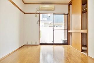 �y���ԁE���r���O�z�@�����̓t���[�����O��