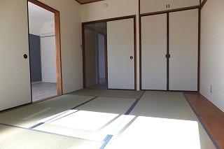 �y�����E���r���O�z�@